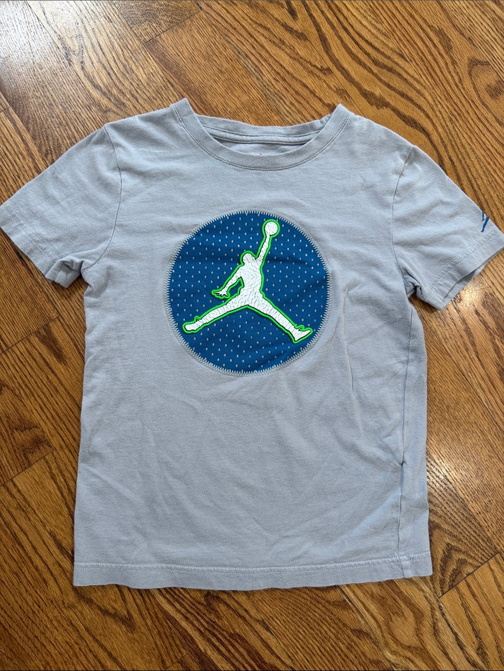 Boy’s Jordan Shirt. Size Small 8-10. Great Condition.